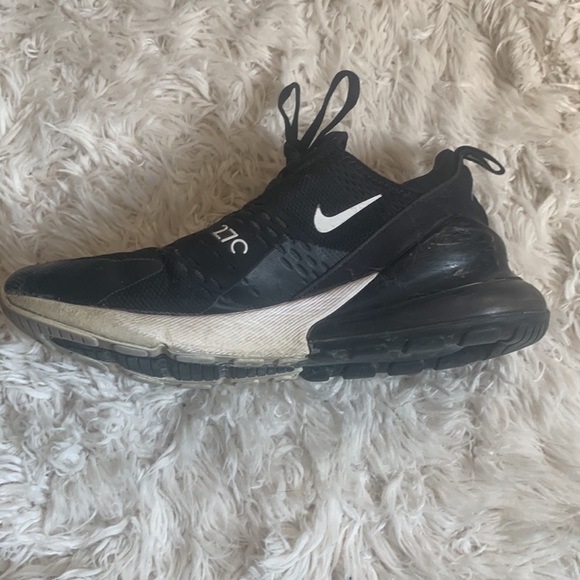 Black Nike Air 270 - Picture 2 of 4